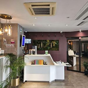 Ibis Styles Paris Tolbiac Bibliotheque
